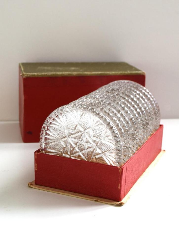 12 prachtige antieke kristallen onderzetters, Mangaanglas, Antiek en Kunst, Antiek | Glas en Kristal, Ophalen of Verzenden