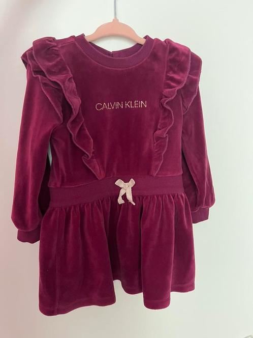 Zeer mooie jurk van Calvin Klein voor 2 jarige maat 92, Kinderen en Baby's, Kinderkleding | Maat 92, Zo goed als nieuw, Meisje