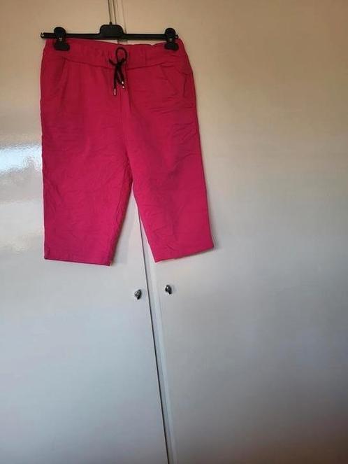 MADE IN ITALY KORTE BROEK, Kleding | Dames, Broeken en Pantalons, Zo goed als nieuw, Maat 38/40 (M), Overige kleuren, Kort, Verzenden