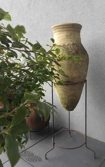 Uniek ambachtswerk oude terracotta vazen kruik antiek beschikbaar voor biedingen