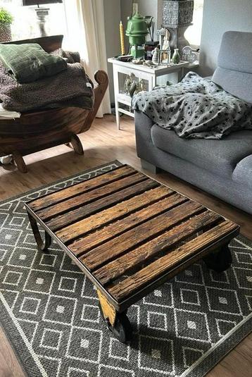 Industriele kar / salontafel beschikbaar voor biedingen