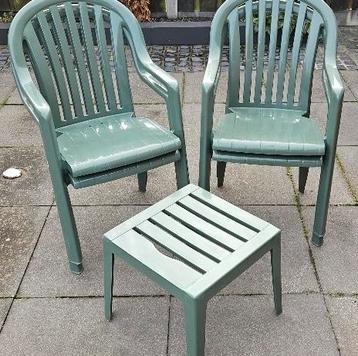 Kuipstoelen set met tafeltje of kruk aanbieding beschikbaar voor biedingen