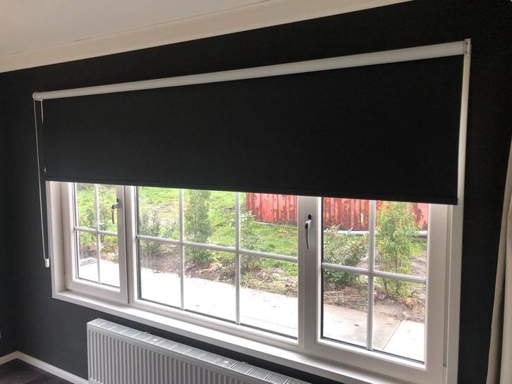Breed verduisterend rolgordijn, Huis en Inrichting, Stoffering | Gordijnen en Lamellen, Zo goed als nieuw, 150 tot 200 cm, 200 cm of meer