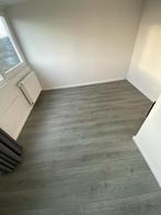 Lichtgrijze laminaatvloer - TEAB 55M2, Ophalen, Kunststof, Gebruikt, 10 m² of meer