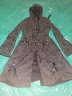 Gothic Winterjas met Roosmotief en Vleermuismouwen, Kleding | Dames, Verzenden, Zo goed als nieuw, Maat 42/44 (L), Zwart