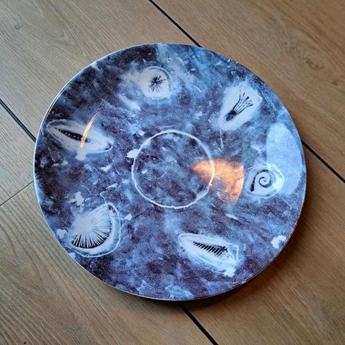 Kunst op Tafel sierbord (blauw-wit), design Esa Blick, Antiek en Kunst, Kunst | Designobjecten, Ophalen of Verzenden