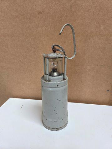 Prachtige antieke mijnlamp/ potlamp beschikbaar voor biedingen