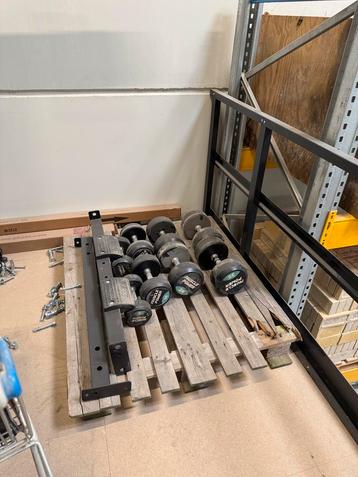 Dumbels 8 paar beschikbaar voor biedingen