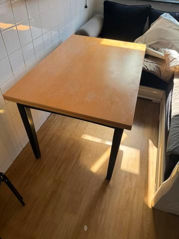 Eettafel met verlenging beschikbaar voor biedingen