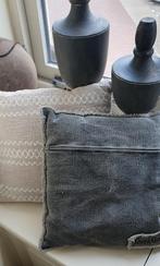 Sierkussens - Diverse vormen en kleuren, Ophalen of Verzenden, Zo goed als nieuw, Grijs, Rond