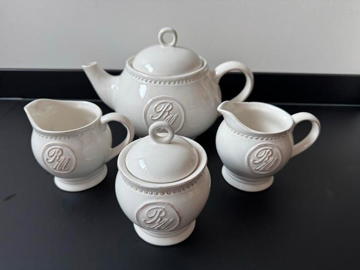 Rivièra Maison Theeset - Theepot, Melkkannetjes, Suikerpot, Huis en Inrichting, Keuken | Servies, Gebruikt, Overige typen, Overige stijlen