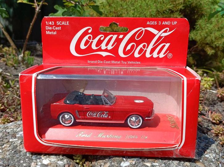 Solido 1:43 Ford Mustang '64 Coca-Cola, Hobby en Vrije tijd, Modelauto's | 1:43, Zo goed als nieuw, Auto, Solido, Ophalen of Verzenden