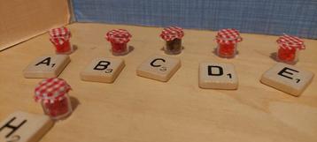 Inmaak per letter voor poppenhuis  beschikbaar voor biedingen