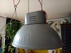 Vintage industriële ijzeren fabrieksplafondlamp (ca. 1971), Minder dan 50 cm, Gebruikt, Authentiek vintage industrieel, Metaal