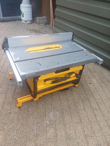 DeWalt tafelzaag DW745 beschikbaar voor biedingen