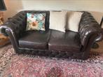 Chesterfield 2 zitter, Huis en Inrichting, Banken | Bankstellen, Ophalen of Verzenden, Zo goed als nieuw, 75 tot 100 cm