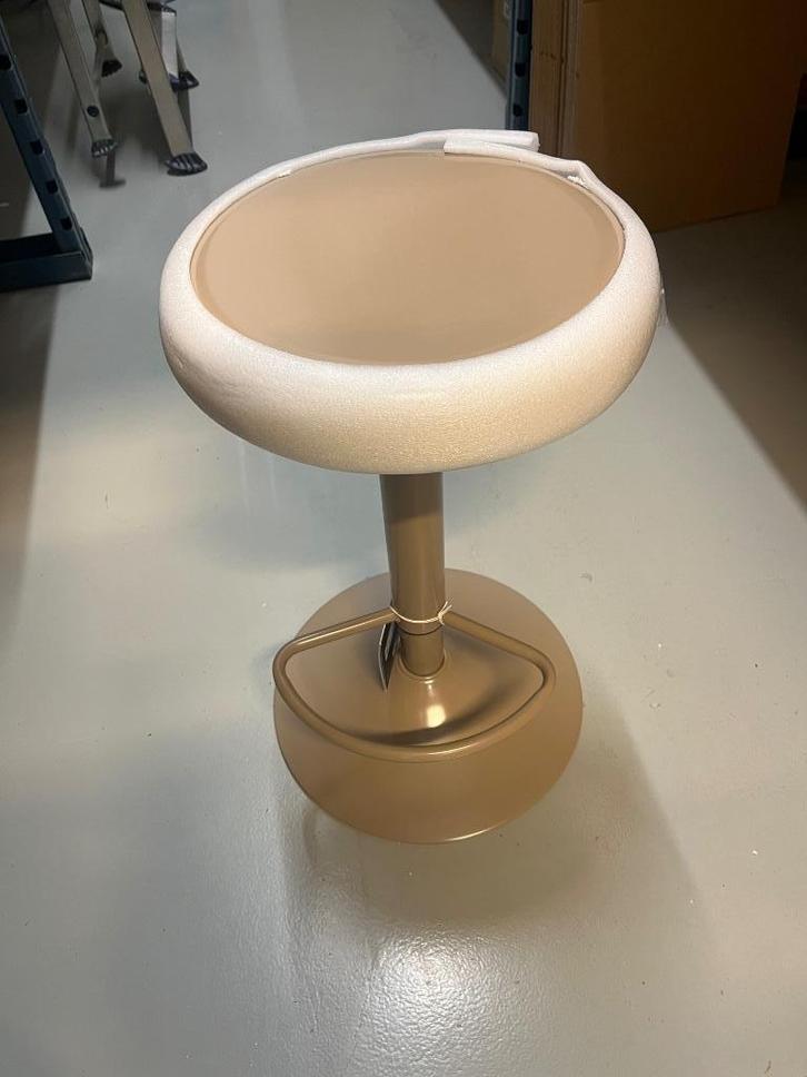 WOOOD Isaac Barkruk - Metaal - Zand - 81x39x39, Huis en Inrichting, Stoelen, Zo goed als nieuw, Eén, Metaal, Overige kleuren, Verzenden