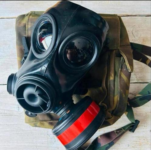 Gasmasker FM -12 oefenbus en tas, Verzamelen, Militaria | Algemeen, Landmacht, Embleem of Badge, Nederland, Verzenden