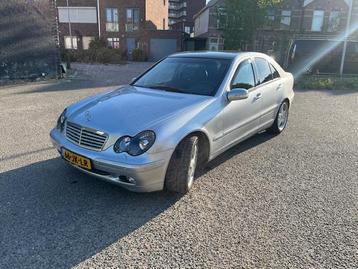 Mercedes-Benz C-klasse 240 Elegance! AUTOMAAT! Leder! Clima! beschikbaar voor biedingen