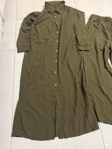 Groene Jurk met Broek - Maat M beschikbaar voor biedingen