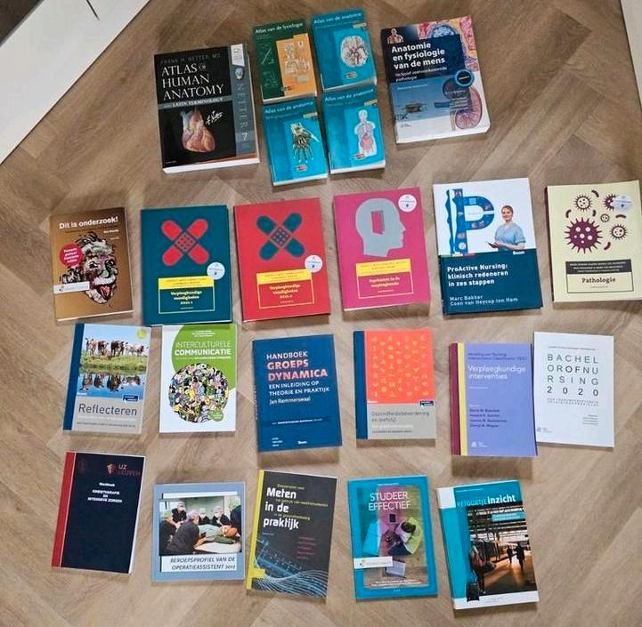 Verpleegkunde (en operatieassistent) leerboeken, Boeken, Studieboeken en Cursussen, Zo goed als nieuw, Ophalen of Verzenden