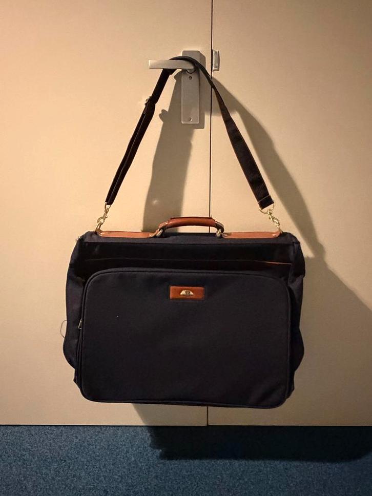 Samsonite kledingtas - perfect voor reizen!, Sieraden, Tassen en Uiterlijk, Tassen | Reistassen en Weekendtassen, Zo goed als nieuw