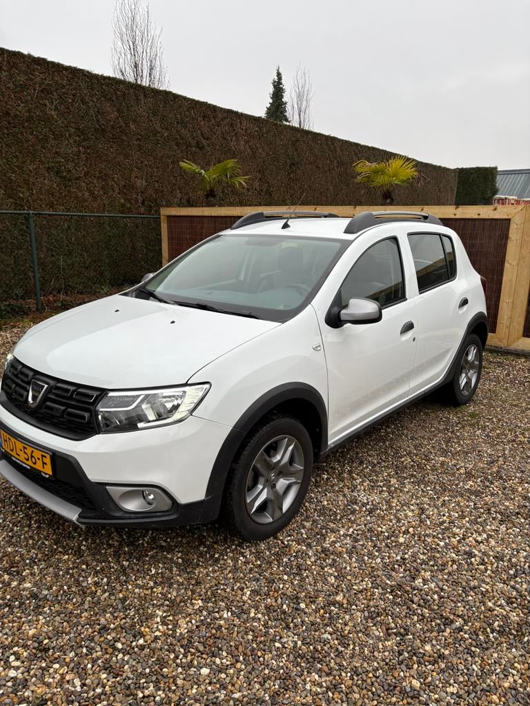 Dacia Sandero 0.9 Tce 90pk S&S Stepway 2019 Wit, Auto's, Voorwielaandrijving, 898 cc, Stof, 1090 kg