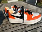 TK: Nike Air Jordan 1 dames maat 36 oranje/wit/zwart, Kleding | Dames, Schoenen, Ophalen of Verzenden, Zo goed als nieuw, Wit