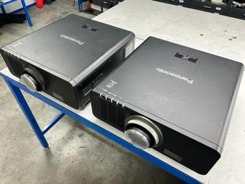 Panasonic PT-DZ870 DLP Projector (slechts 1800 uur) beschikbaar voor biedingen