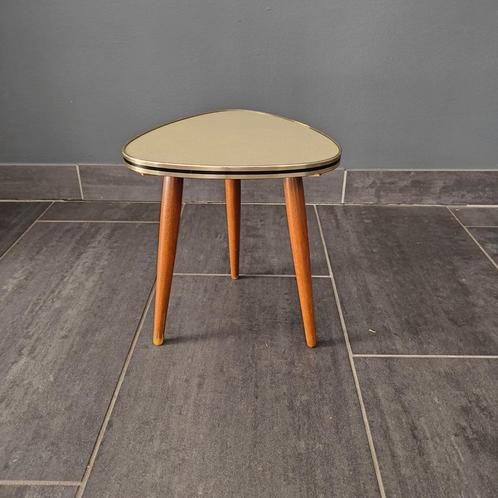 retro vintage style tafeltje, Huis en Inrichting, Tafels | Bijzettafels, Gebruikt, Overige vormen, Minder dan 45 cm, Minder dan 55 cm