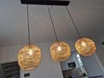 Moderne hanglamp met 3 gouden kappen, Huis en Inrichting, Lampen | Hanglampen, Ophalen of Verzenden, Zo goed als nieuw, Metaal