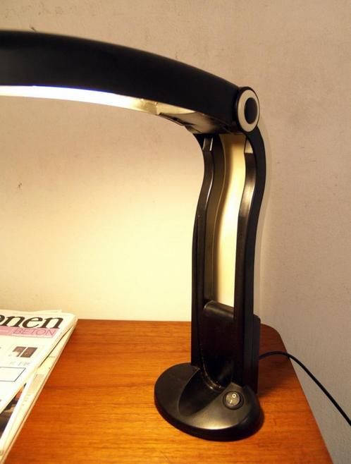 Toekan / Toucan lamp jaren 80 ontwerp H.T. Huang, Huis en Inrichting, Lampen | Tafellampen, Gebruikt, Minder dan 50 cm, Kunststof