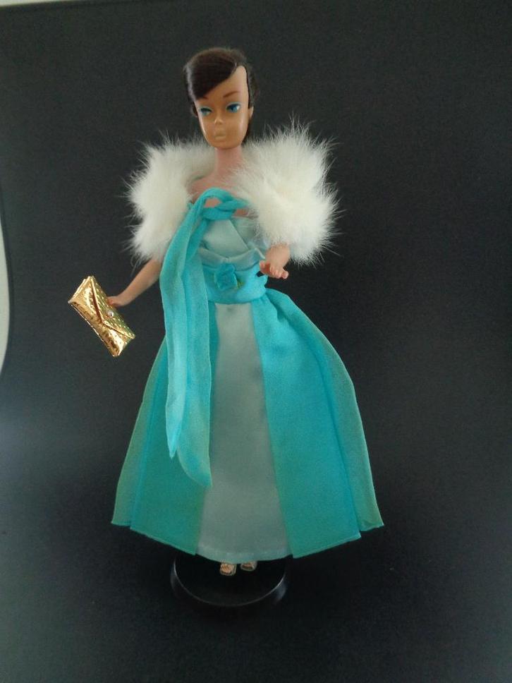 Barbie vintage 1666 Debutante Ball  ( 1966-67 ), Verzamelen, Poppen, Gebruikt, Kleertjes, Ophalen of Verzenden