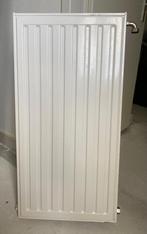 Radiator te koop – 45 x 10 x 60 cm, Doe-het-zelf en Verbouw, Verwarming en Radiatoren, Ophalen, Radiator