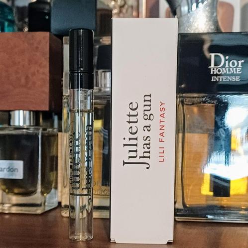 1 x Juliette has a Gun - Lily Fantasy - 5ml travelspray, Sieraden, Tassen en Uiterlijk, Uiterlijk | Parfum, Nieuw, Ophalen of Verzenden