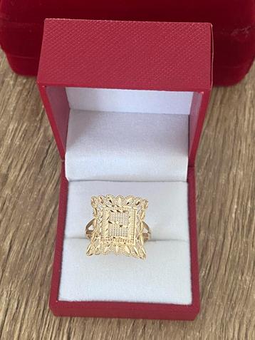Prachtige 14 karaat gouden dames ring beschikbaar voor biedingen