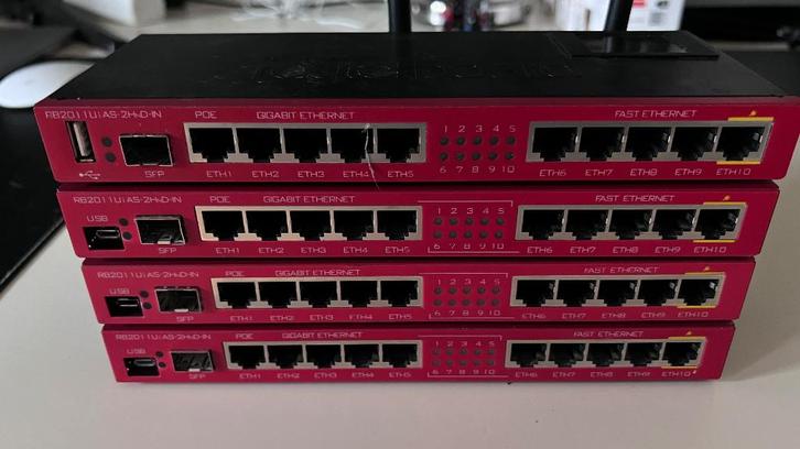 4x Mikrotik RB2011 Router, Computers en Software, Routers en Modems, Gebruikt, Router, Ophalen of Verzenden