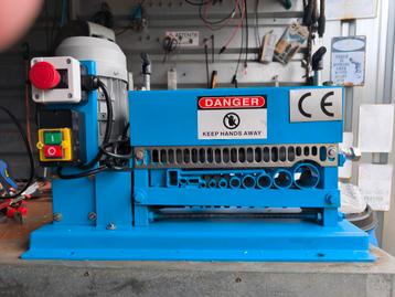 professionele kabelstripmachine nieuw van €699,- voor €399,- beschikbaar voor biedingen