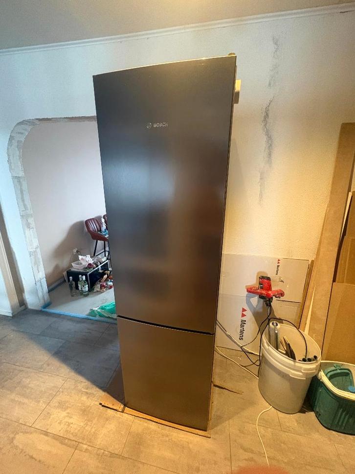 Koelkast Bosch KGE39ALCA fixed price, Witgoed en Apparatuur, Koelkasten en IJskasten, Gebruikt, Met aparte vriezer, 200 liter of meer