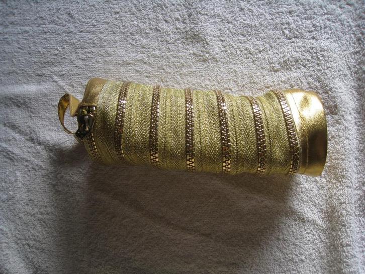 Gouden rits etui , helemaal open 120 cm lang., Hobby en Vrije tijd, Knutselen, Nieuw, Overige typen, Ophalen of Verzenden