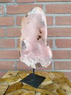 Roze amethist op voet – P4, Ophalen of Verzenden, Mineraal