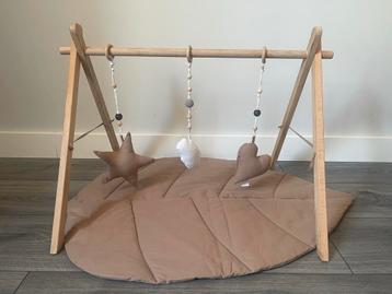 Mordesign Cappuccino Baby Gym met Speelkleed beschikbaar voor biedingen