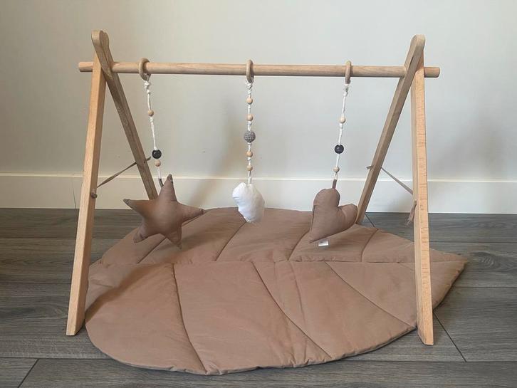 Mordesign Cappuccino Baby Gym met Speelkleed, Kinderen en Baby's, Speelgoed | Babyspeelgoed, Zo goed als nieuw, Babygym, Ophalen of Verzenden