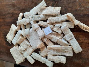 Lot A Frans Antiek kant. beschikbaar voor biedingen