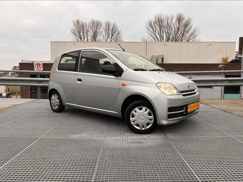 Daihatsu Cuore 1.0 3D 2007 Grijs NIEUWE KOPPELING APK, Auto's, Daihatsu, Bedrijf, Cuore, Airbags, Boordcomputer, Isofix, Metallic lak