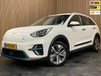 Kia E-Niro DynamicLine 64 kWh|93,6% SOH|NW LOGO|FACELIFT|3-F, Auto's, Kia, Gebruikt, Zwart, 1712 kg, Leder en Stof
