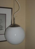 Vintage hanglamp witte bol, Huis en Inrichting, Lampen | Hanglampen, Ophalen of Verzenden, Gebruikt, Minder dan 50 cm