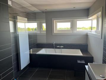 Gebruikte badkamer beschikbaar voor biedingen