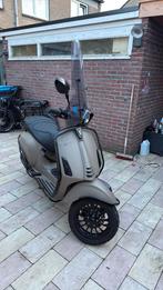 Vespa Sprint Full option 2022, Fietsen en Brommers, Scooters | Vespa, Ophalen, Zo goed als nieuw, Benzine
