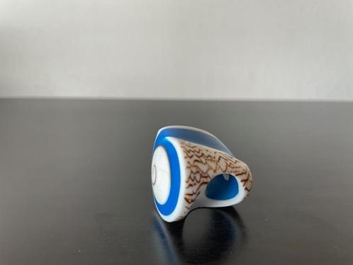 Vintage Gesneden Ring Turbo Shell Afrikaanse Sarmaticus, Sieraden, Tassen en Uiterlijk, Ringen, Gebruikt, Dame, 20 of groter, Blauw